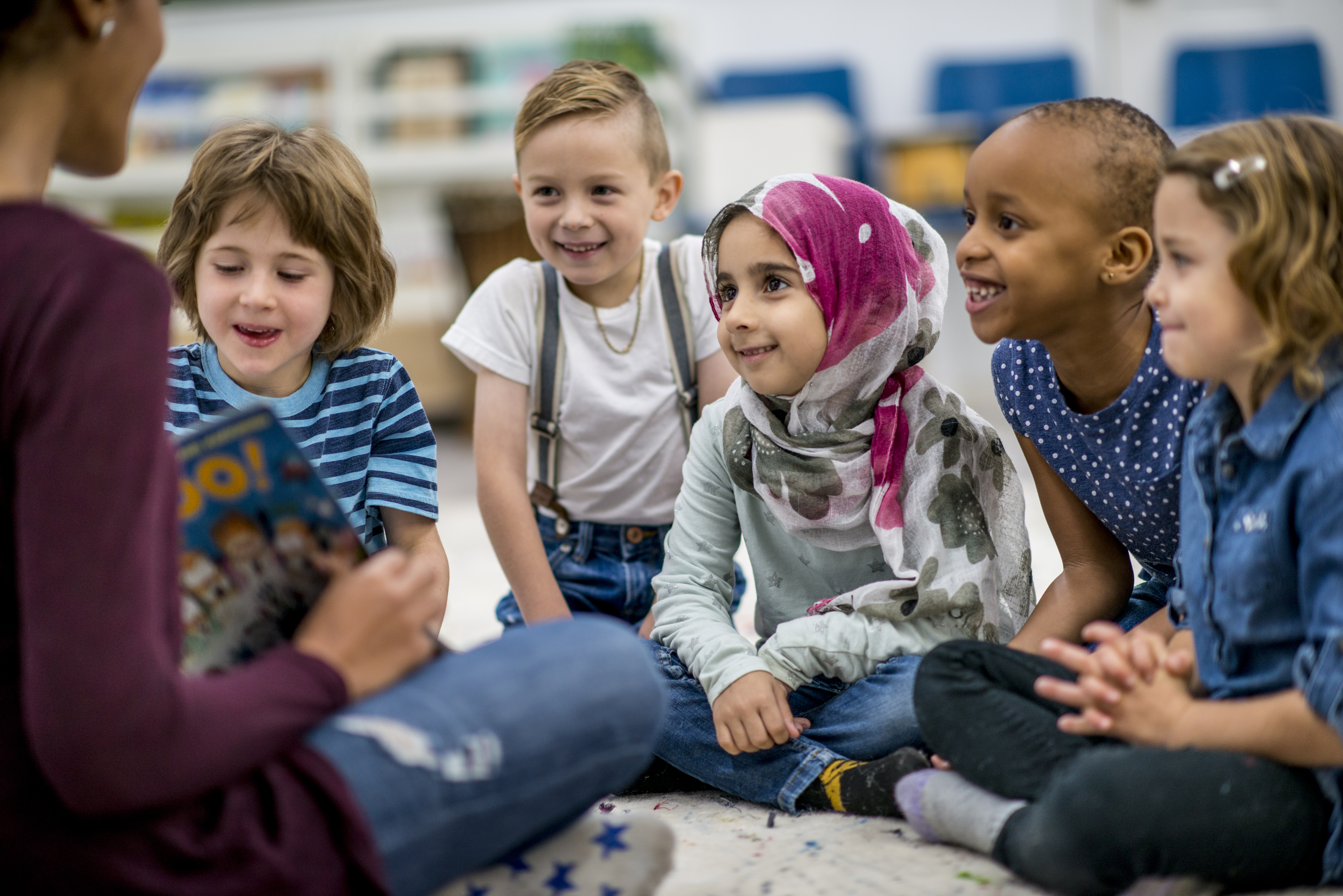 teacher reading to kids